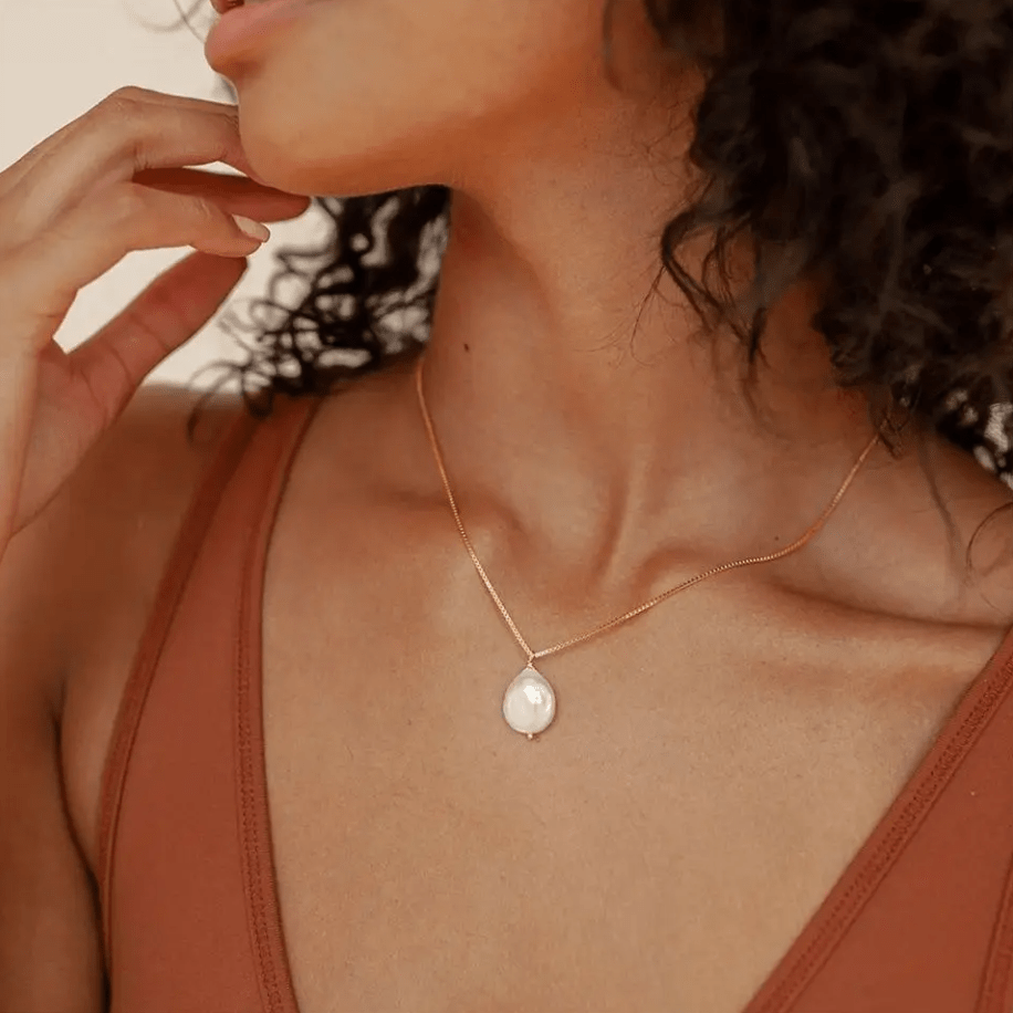 Freja giulia collana con bordo dorato