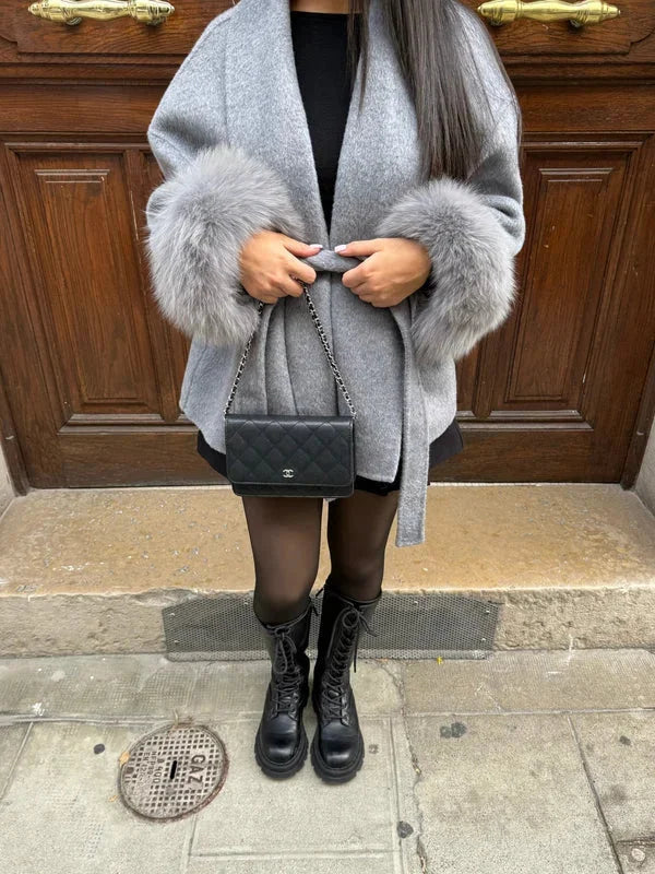 Rebecca | cappotto con cintura e maniche in peluche