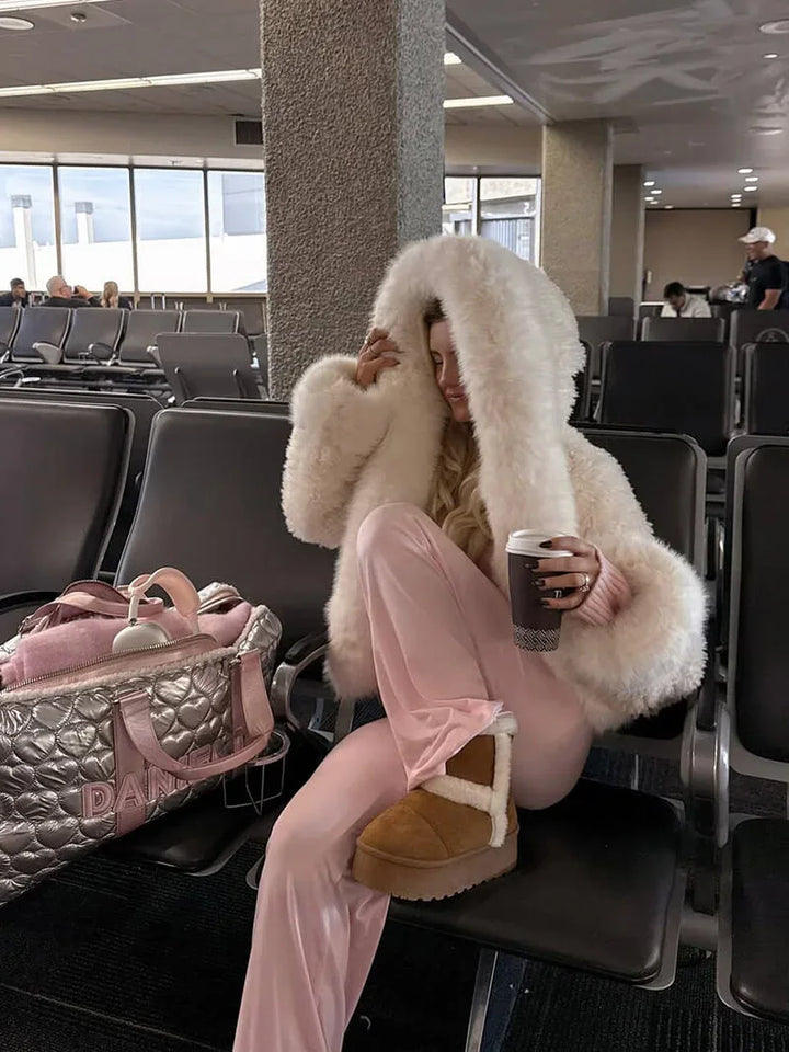Chiara | cappotto con cappuccio in pelliccia
