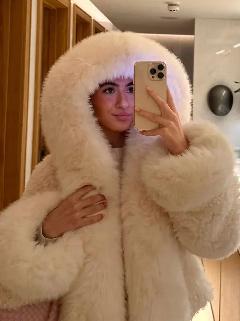 Chiara | cappotto con cappuccio in pelliccia