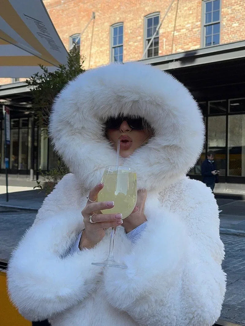 Chiara | cappotto con cappuccio in pelliccia