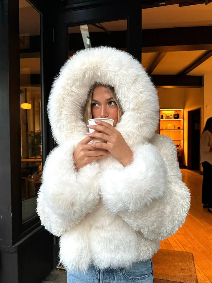 Chiara | cappotto con cappuccio in pelliccia