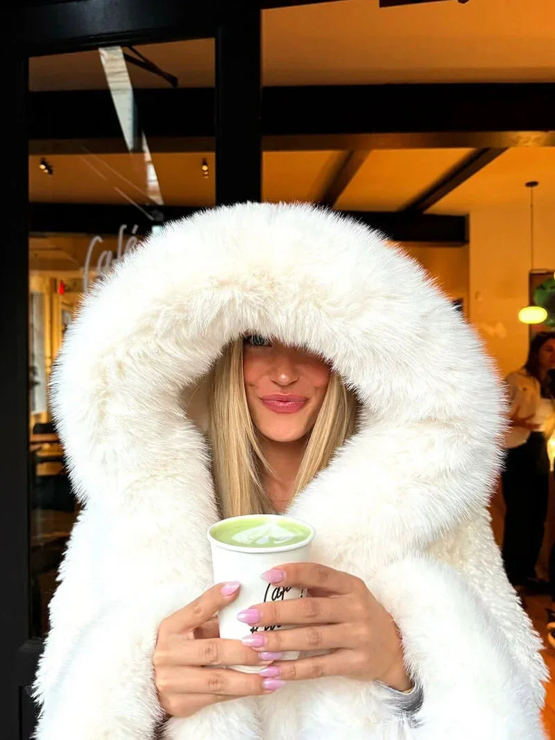 Chiara | cappotto con cappuccio in pelliccia
