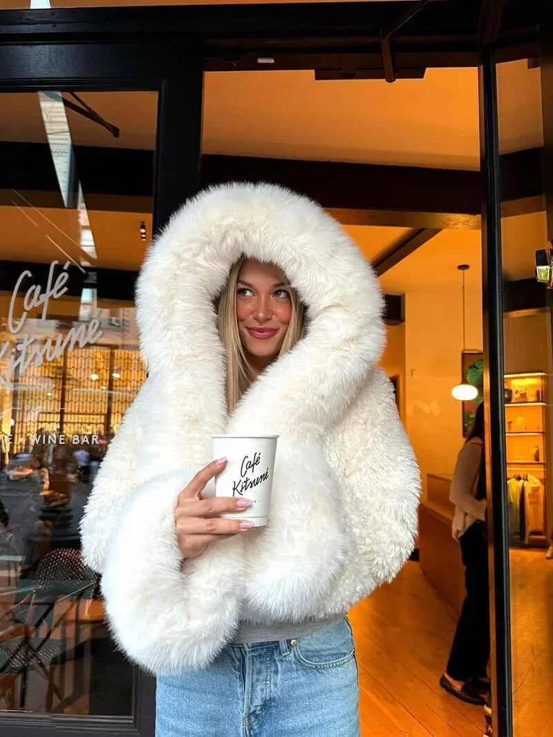 Chiara | cappotto con cappuccio in pelliccia