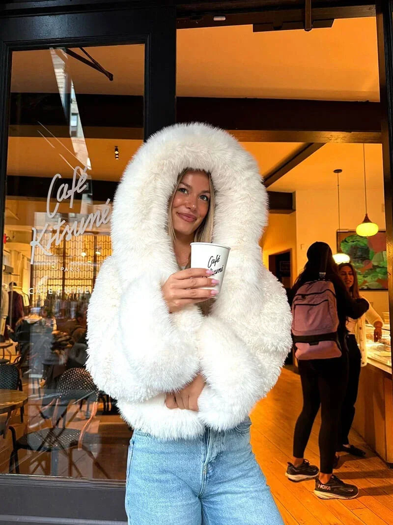 Chiara | cappotto con cappuccio in pelliccia