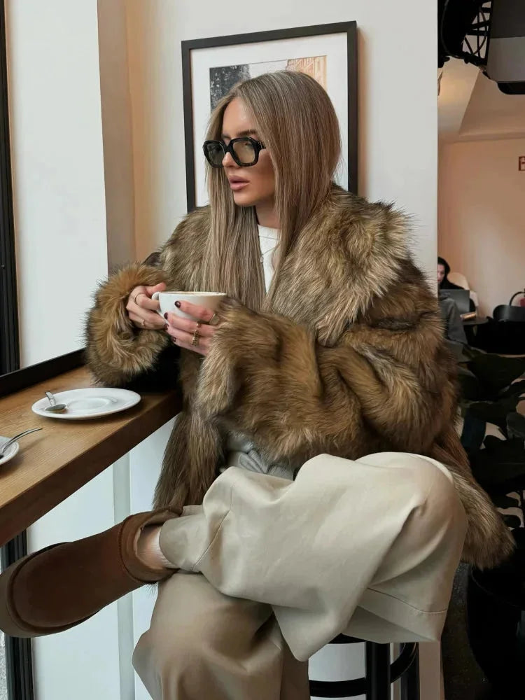 Beatrice | cappotto in pelliccia sintetica marrone