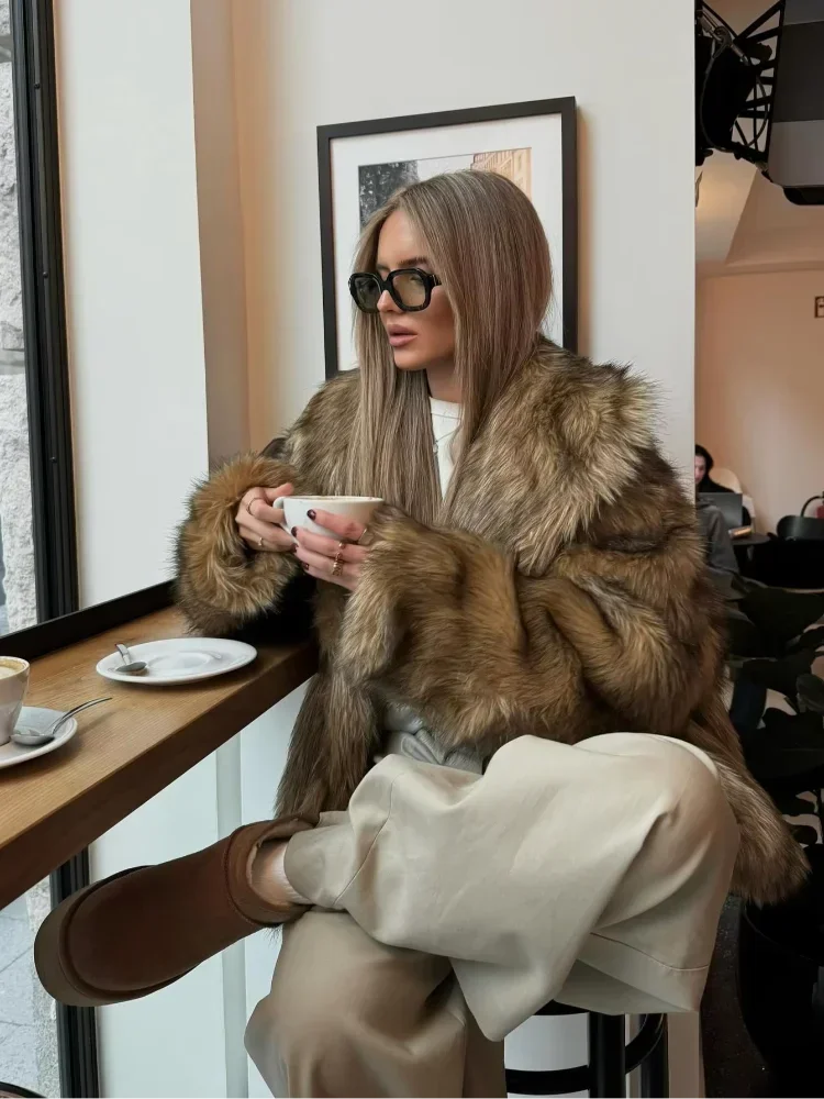Beatrice | cappotto in pelliccia sintetica marrone