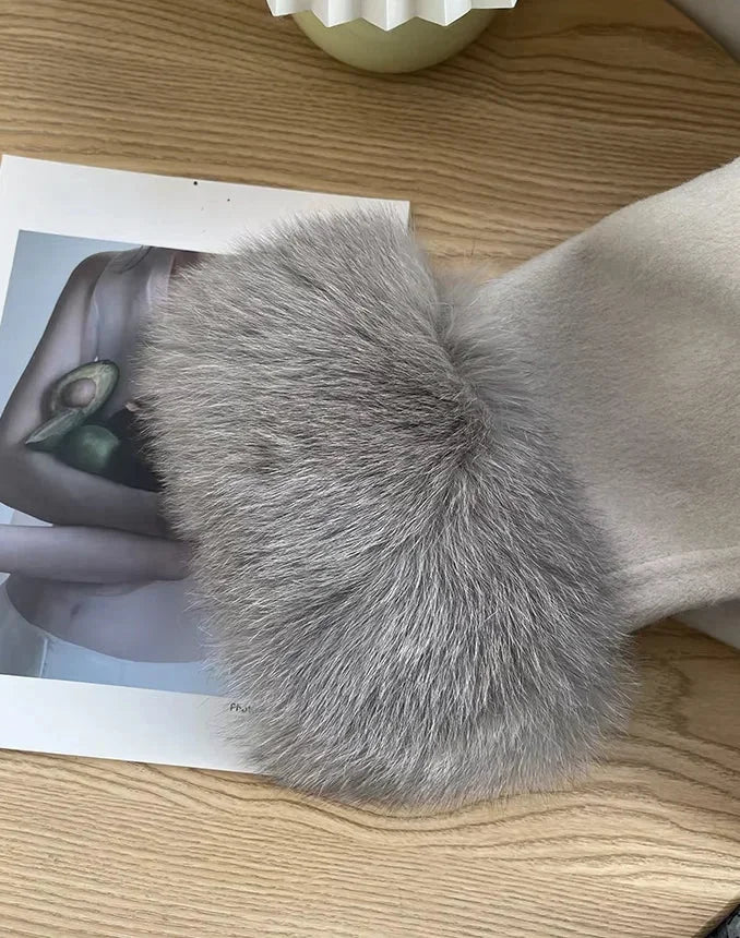 Marta | cappotto lungo con cintura e maniche in pelliccia