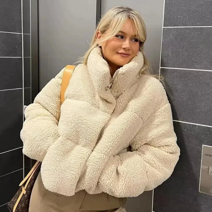 Valeria | piumino teddy beige con collo alto